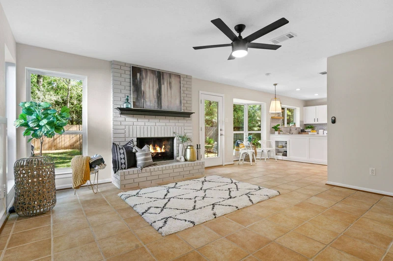 Soft staged dining room